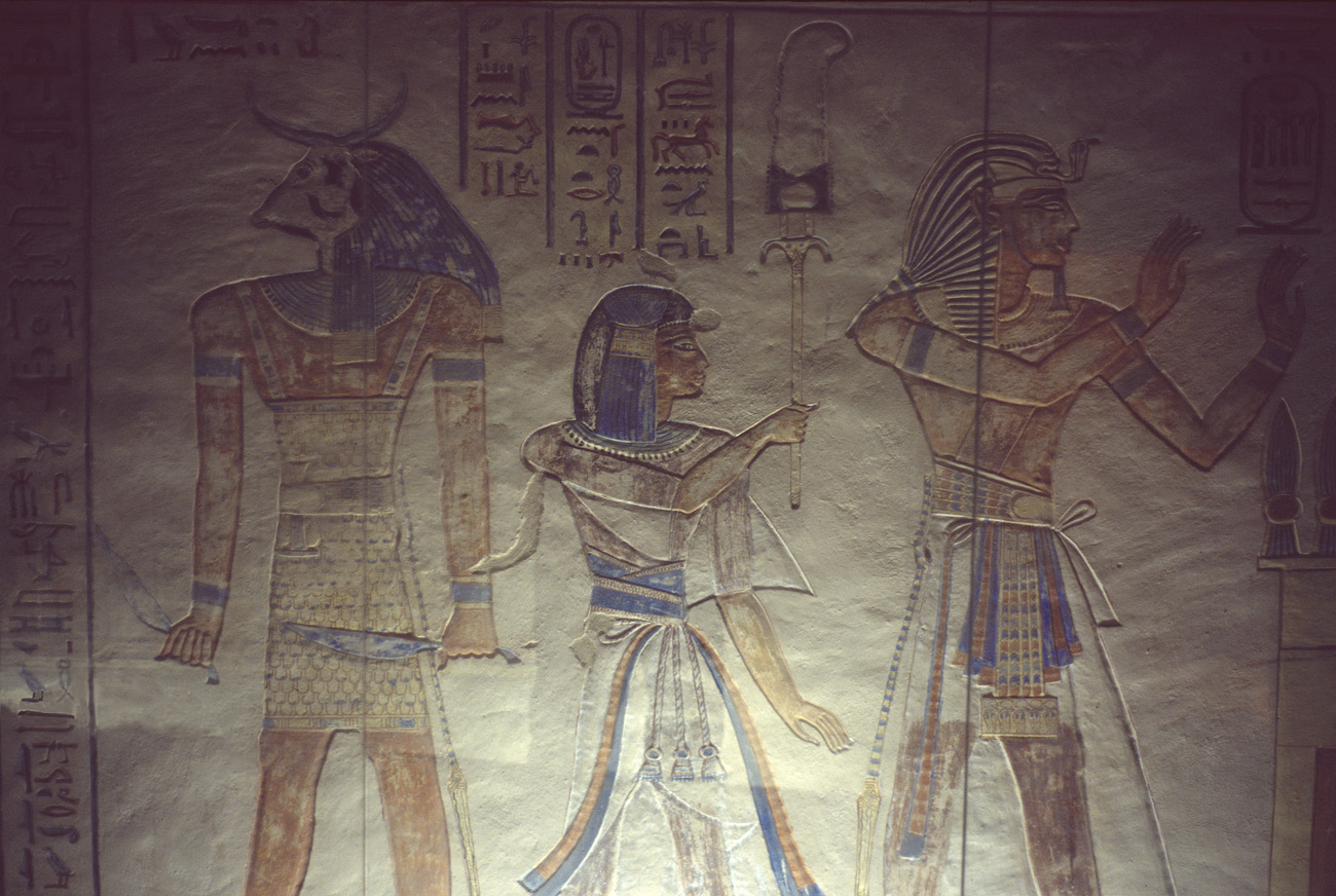 egyp10_16 luxor tombe enfant.jpg - Thèbes nécropoles vallée des reines tombe d'enfant royal  dans la vallée des reines Provia 100 F